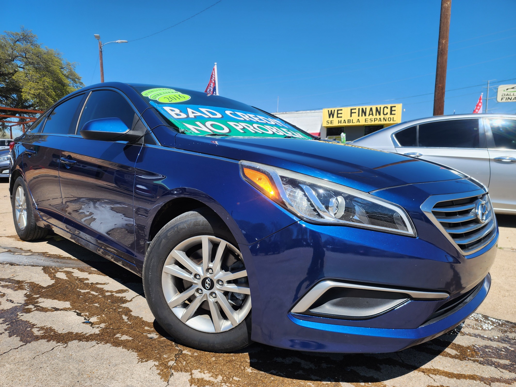 2016 BLUE Hyundai Sonata SE (5NPE24AF8GH) with an 2.4L L4 DOHC 16V engine, 7A transmission, located at 2660 S.Garland Avenue, Garland, TX, 75041, (469) 298-3118, 32.885387, -96.656776 - Welcome to DallasAutos4Less, one of the Premier BUY HERE PAY HERE Dealers in the North Dallas Area. We specialize in financing to people with NO CREDIT or BAD CREDIT. We need proof of income, proof of residence, and a ID. Come buy your new car from us today!! This is a Very clean 2016 HYUNDAI SON - Photo #0